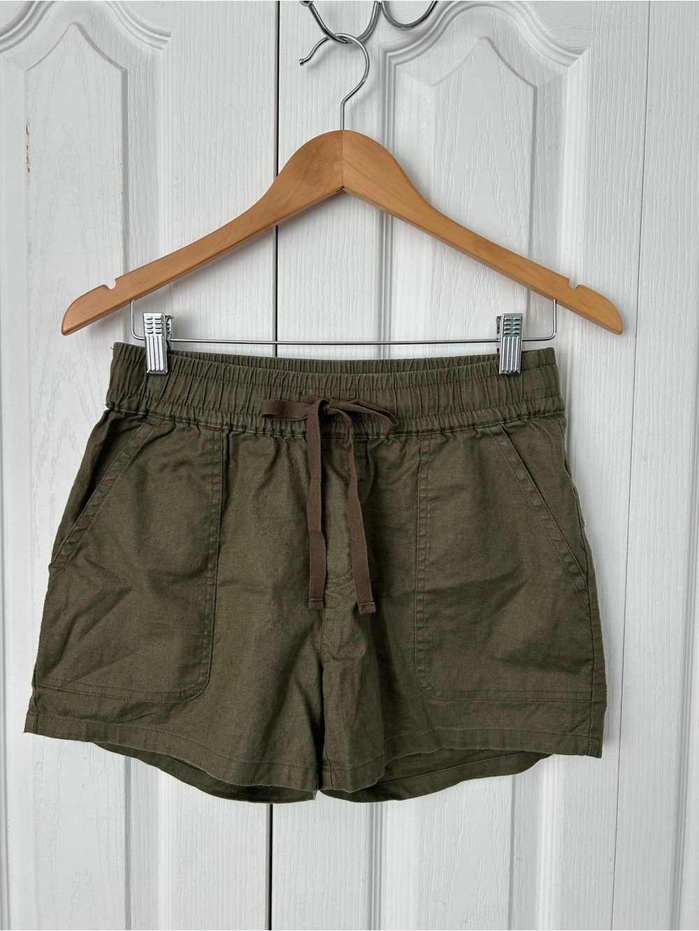 tentree Olive Drawstring High-Waist Casual Shorts